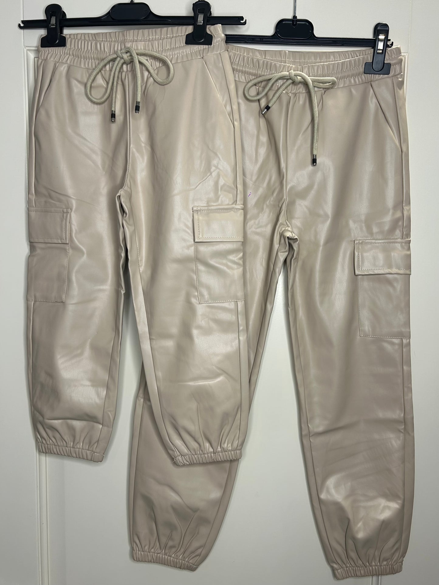 Beige leatherlook cargo jogger meisjes